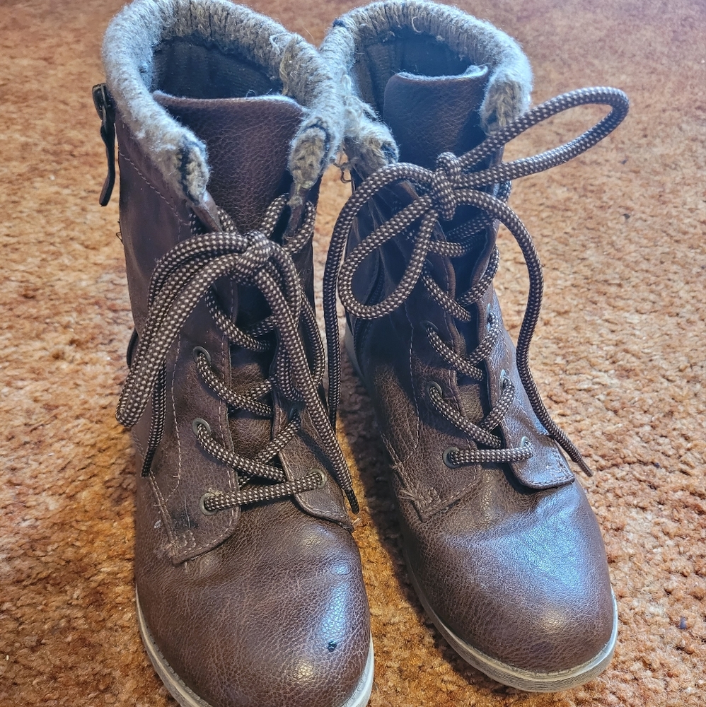 Boots size 7.5